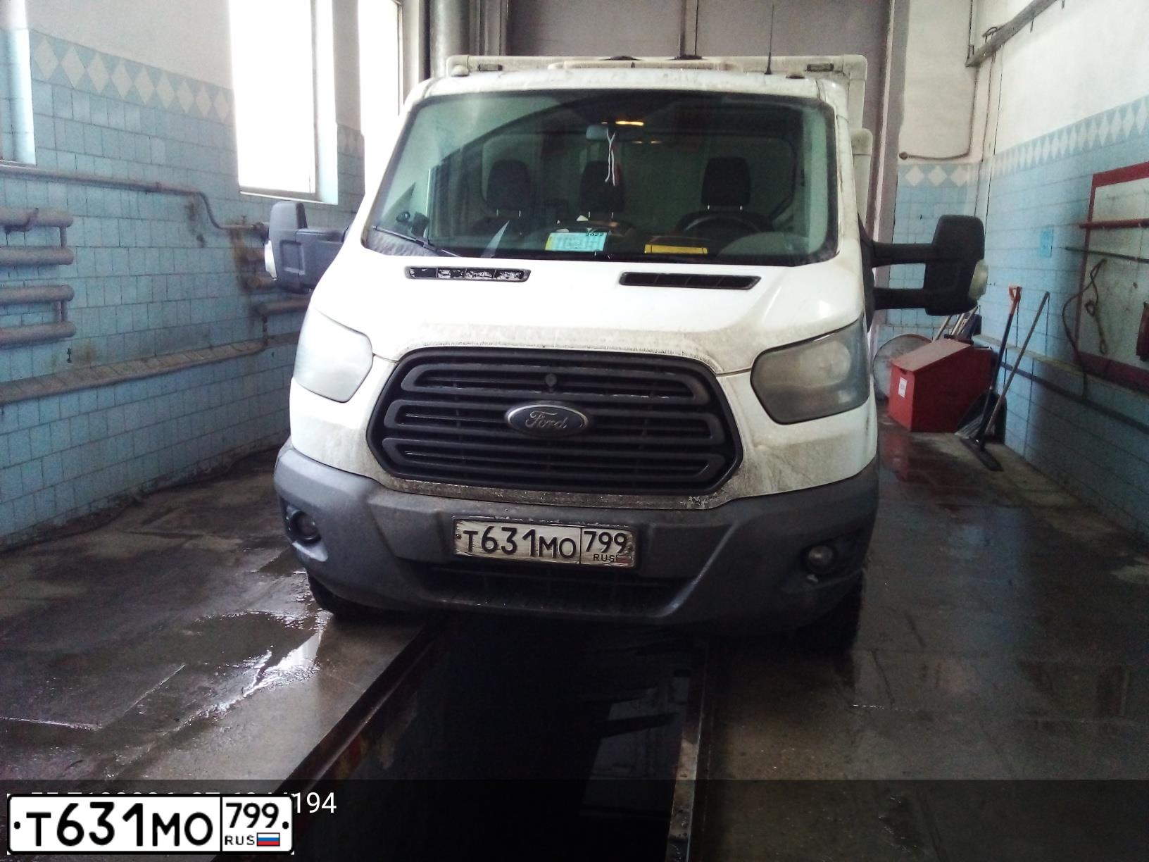 Фото автомобиля FORD TRANSIT, 2018 — госномер А391СО790. Цвет: Белый
