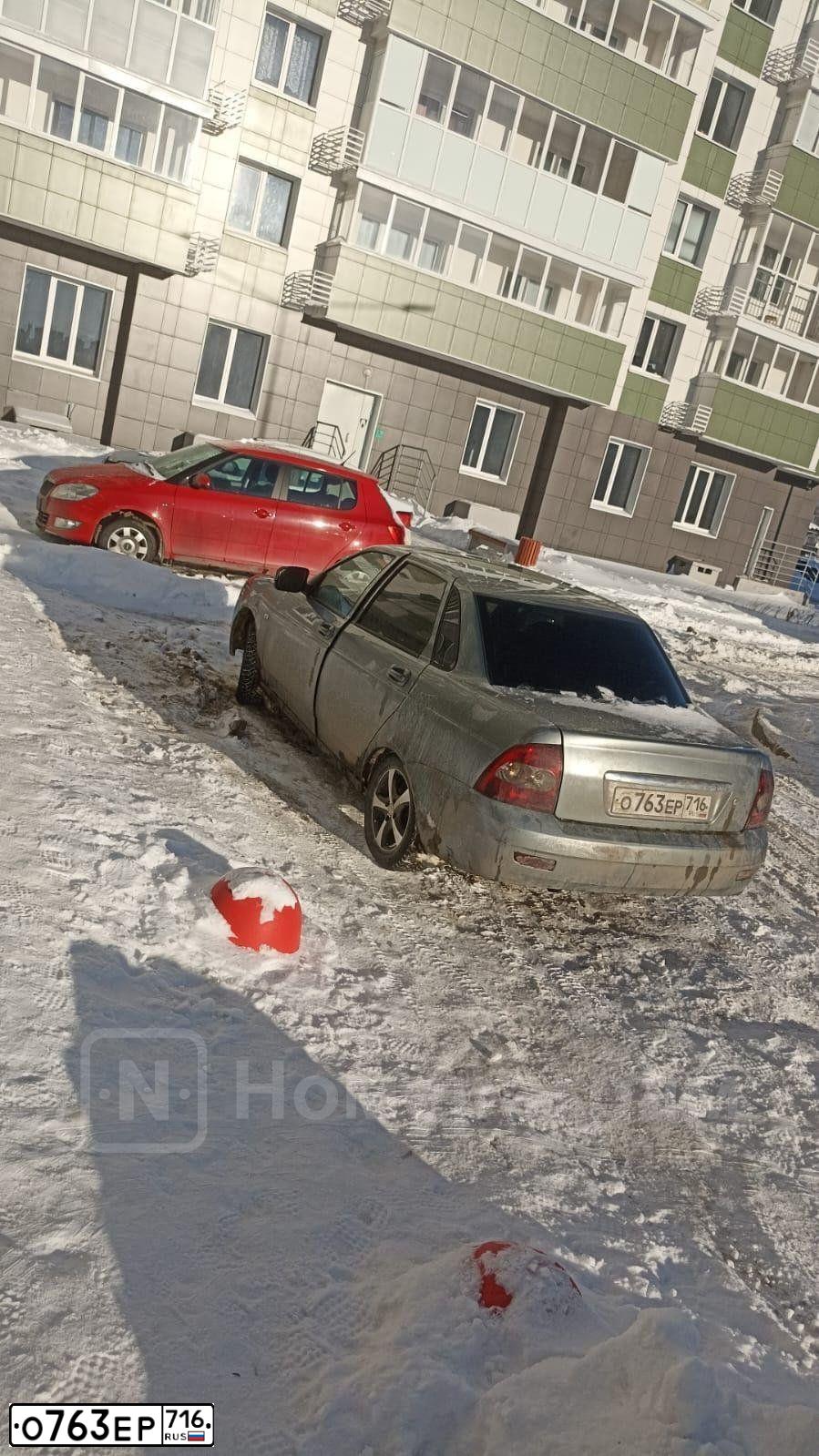 Фото автомобиля LADA 2170 PRIORA, 2010 — госномер А599ЕМ21. Цвет: СРЕДНИЙ СЕРО-ЗЕЛЕНЫЙ МЕТ.