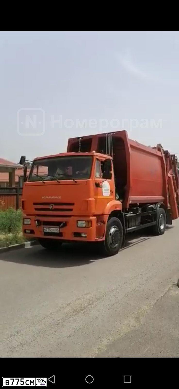 Фото автомобиля KAMAZ 53605 /4X2/, 2017 — госномер В775СМ126. Цвет: Оранжевый