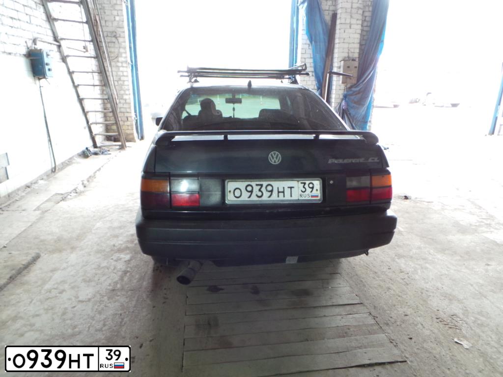 Фото автомобиля VOLKSWAGEN PASSAT, 1991 — госномер О939НТ39. Цвет: синий