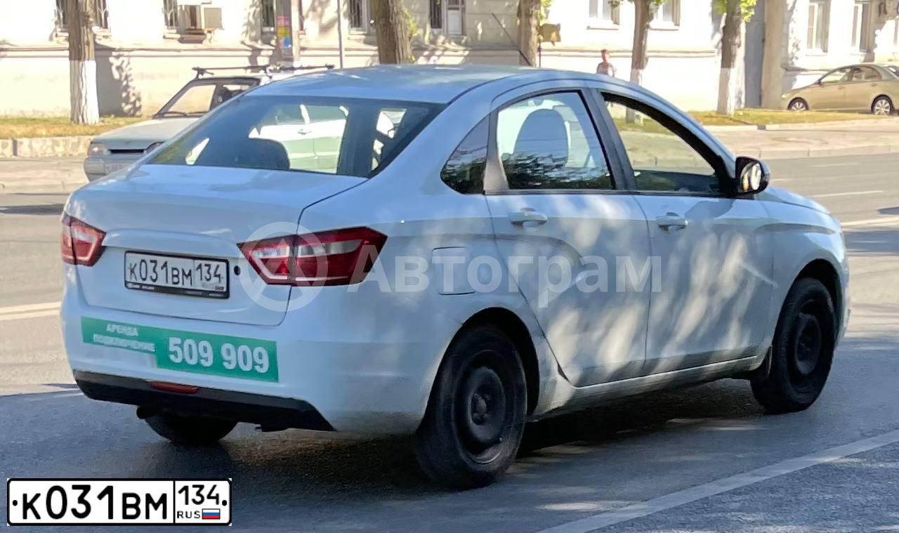 Фото автомобиля LADA VESTA, 2020 — госномер М360РР126. Цвет: Белый