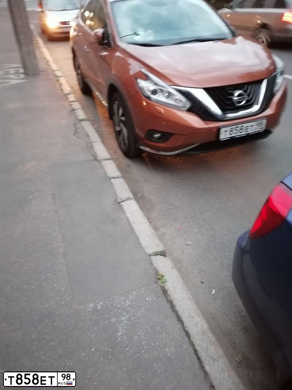 Фото автомобиля NISSAN MURANO, 2013 — госномер В112КМ198. Цвет: БЕЖЕВЫЙ