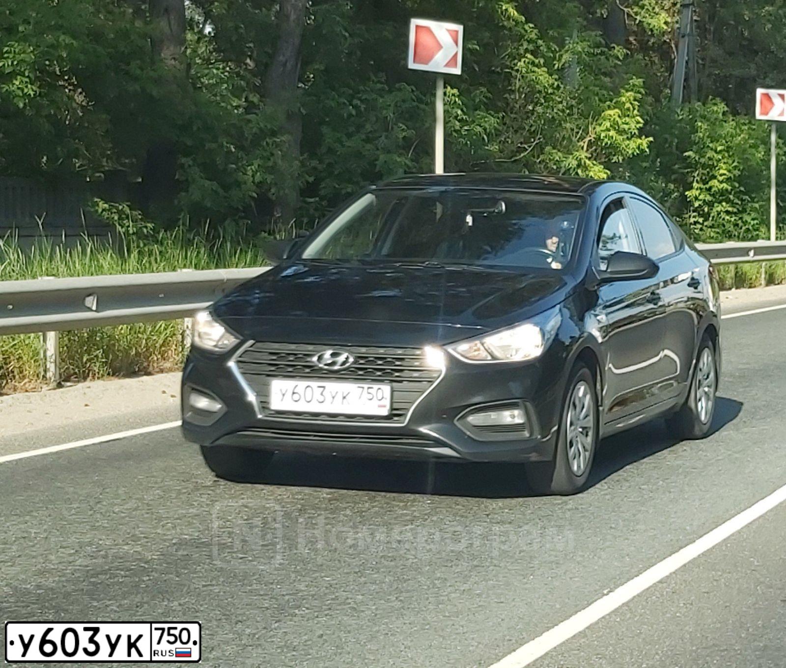 Фото автомобиля HYUNDAI SOLARIS, 2019 — госномер Н406РХ21. Цвет: ЧЕРНЫЙ