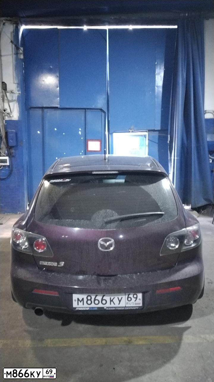 Фото автомобиля MAZDA 3, 2006 — госномер М866КУ69. Цвет: ТЕМНО-ВИШНЕВЫЙ