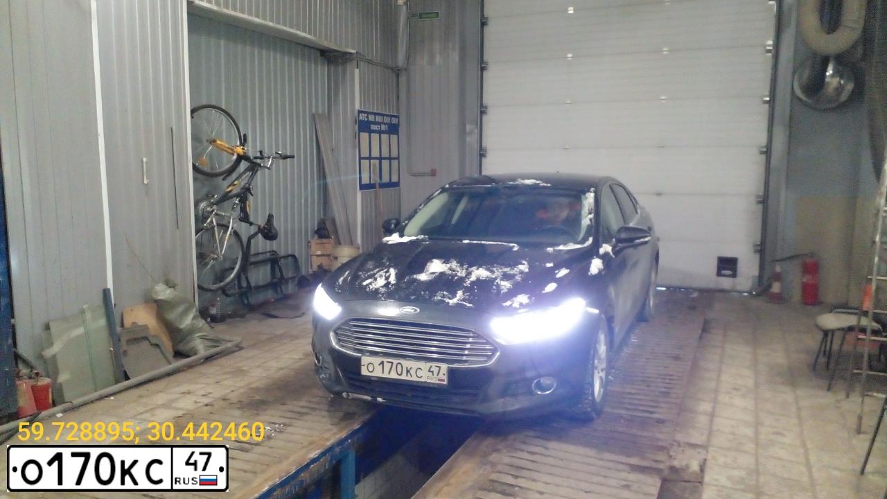 Фото автомобиля FORD MONDEO, 2016 — госномер О170КС47. Цвет: ЧЕРНЫЙ