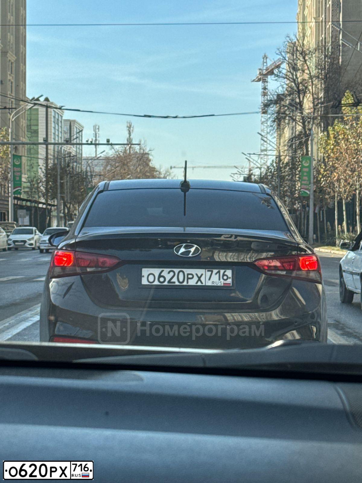 Фото автомобиля HYUNDAI SOLARIS, 2017 — госномер К646МВ122. Цвет: БЕЛЫЙ