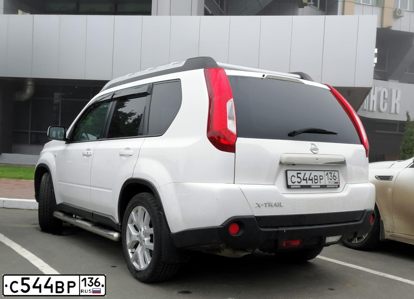 Фото автомобиля NISSAN X-TRAIL, 2014 — госномер С544ВР136. Цвет: Белый