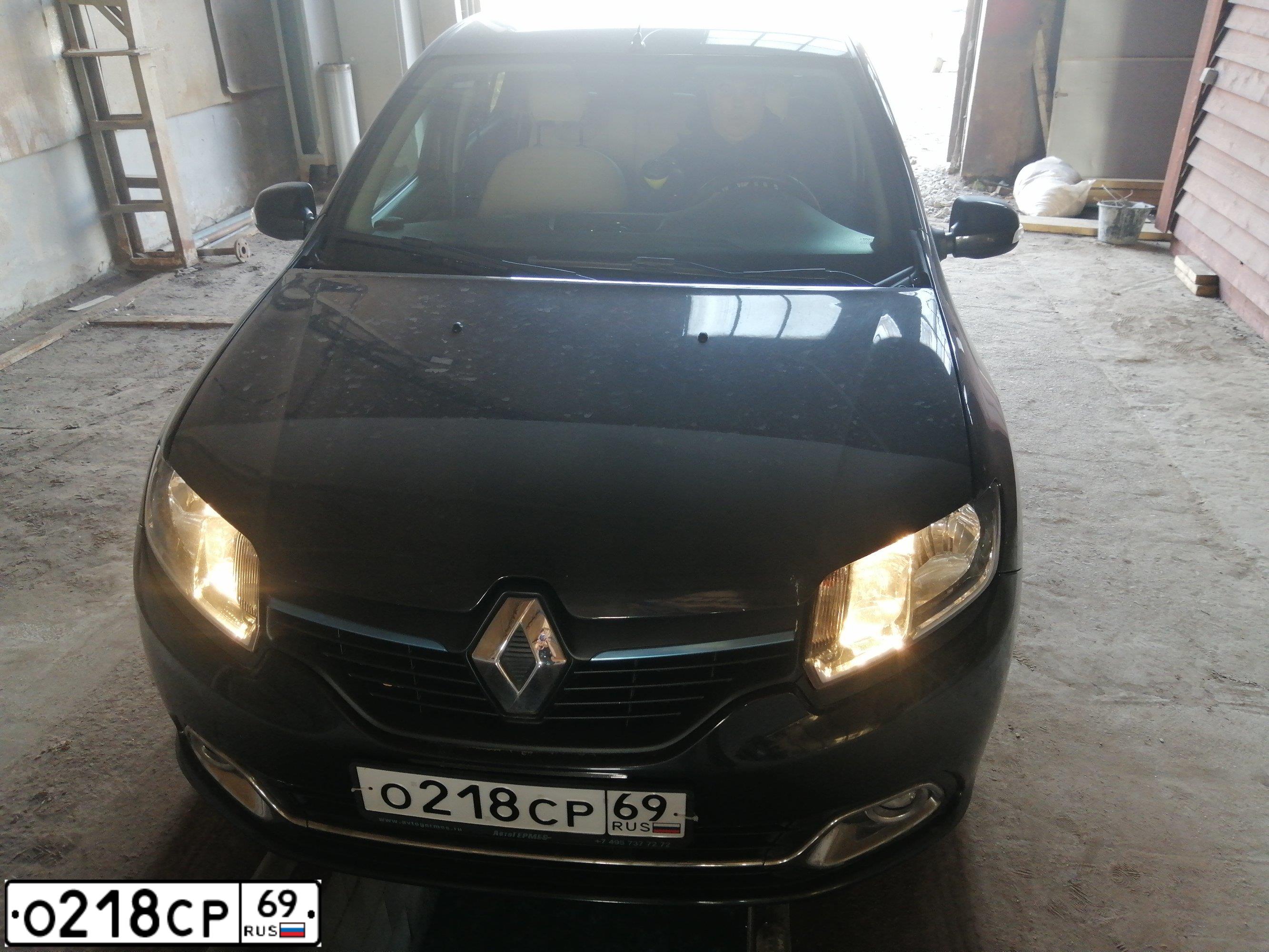 Фото автомобиля RENAULT LOGAN, 2015 — госномер В727АО750. Цвет: ЧЕРНЫЙ