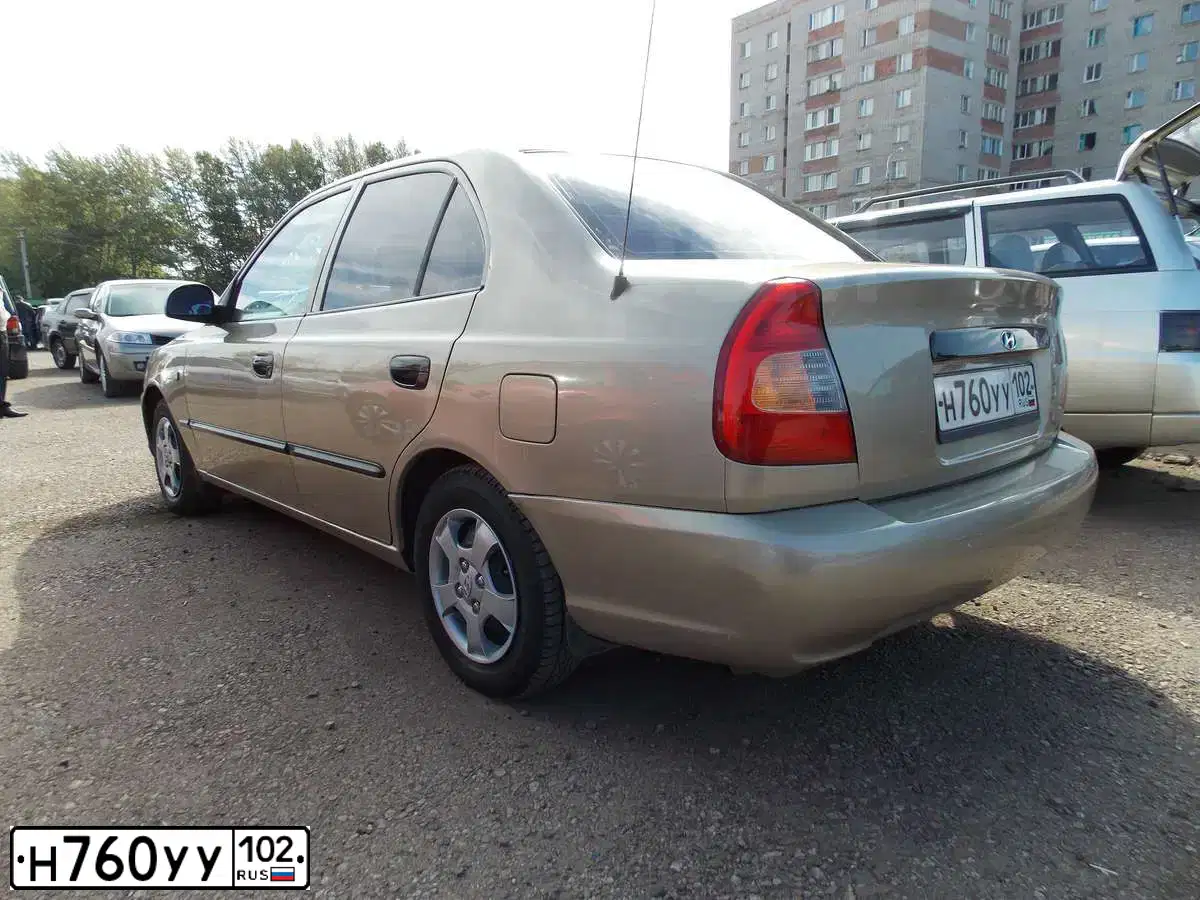 Фото автомобиля TAGAZ ACCENT, 2005 — госномер М800МЕ102. Цвет: БЕЖЕВЫЙ
