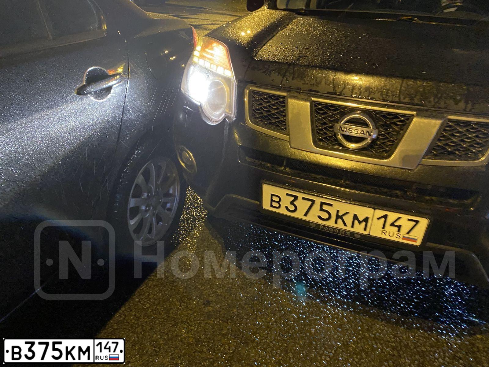Фото автомобиля NISSAN X-TRAIL, 2012 — госномер С255НК198. Цвет: ЧЕРНЫЙ