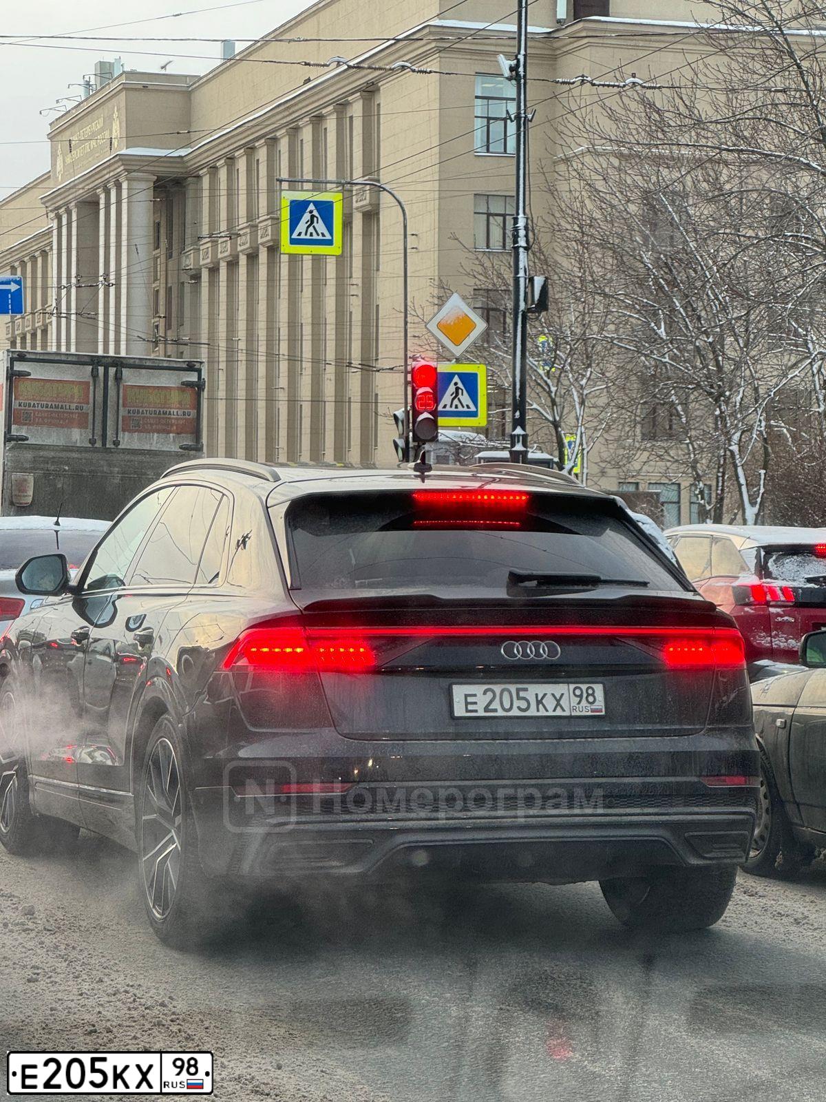 Фото автомобиля BMW X5, 2008 — госномер Р222ТТ178. Цвет: ЧЕРНЫЙ