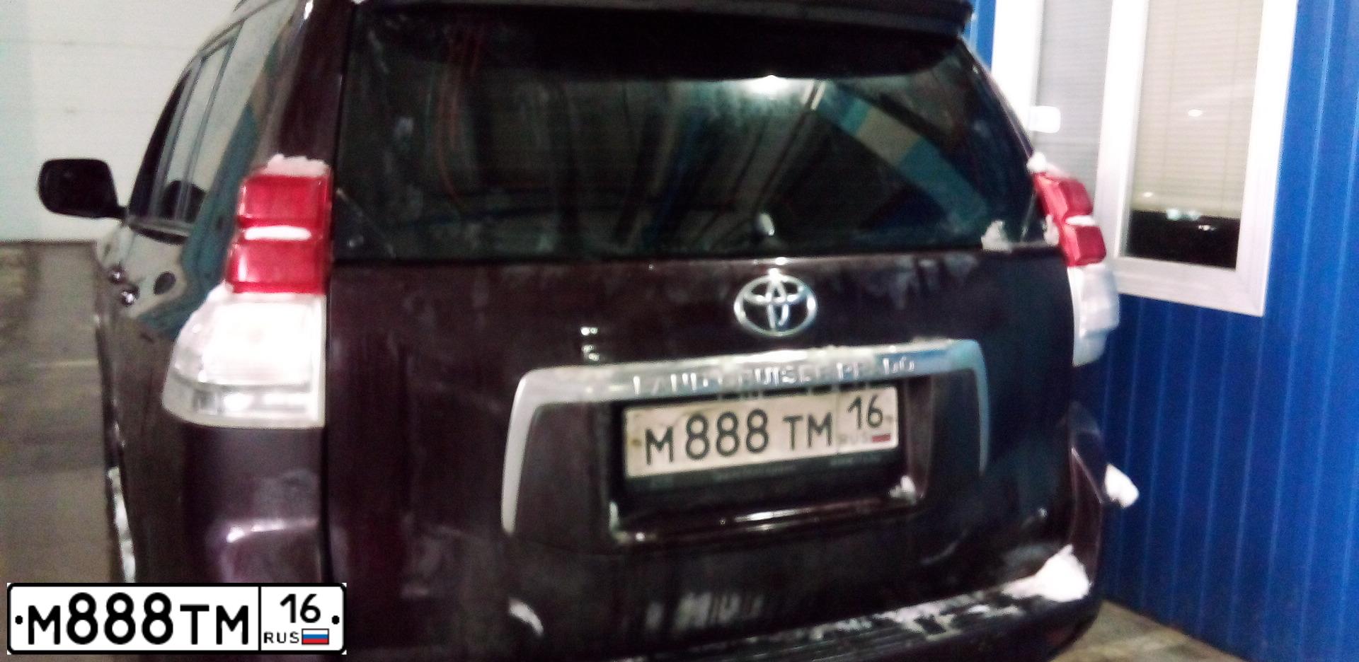 Фото автомобиля TOYOTA LANDCRUISER, 2011 — госномер М888ТМ16. Цвет: ТЕМНО-БОРДОВЫЙ