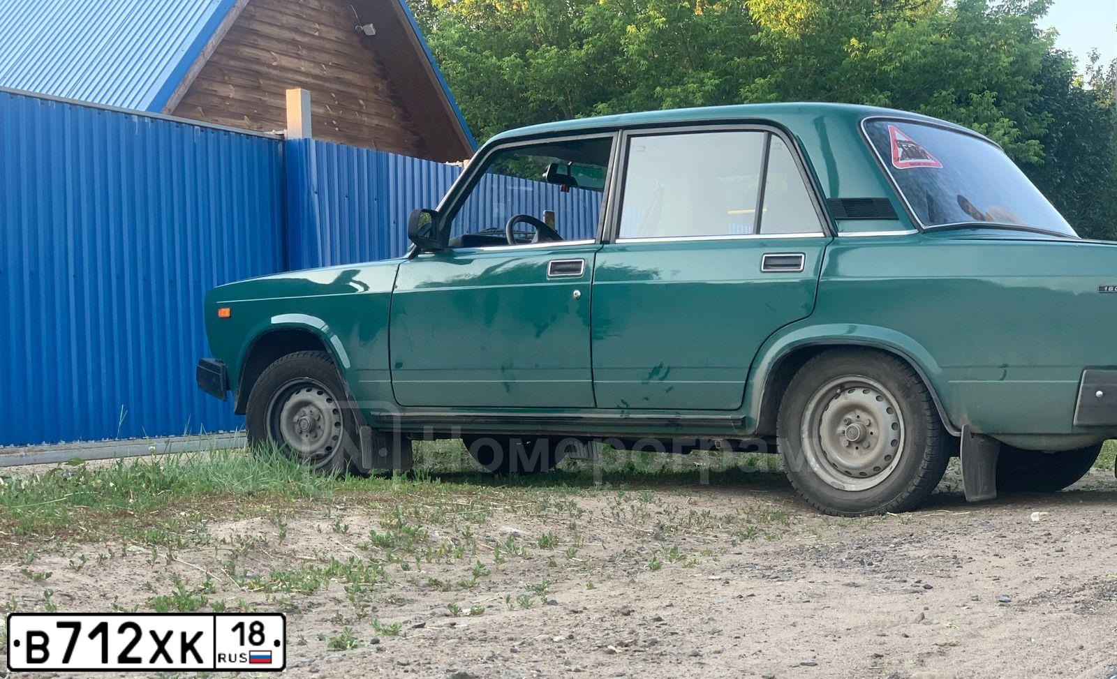Фото автомобиля LADA 2107, 2004 — госномер В712ХК18. Цвет: ЗЕЛЕНЫЙ