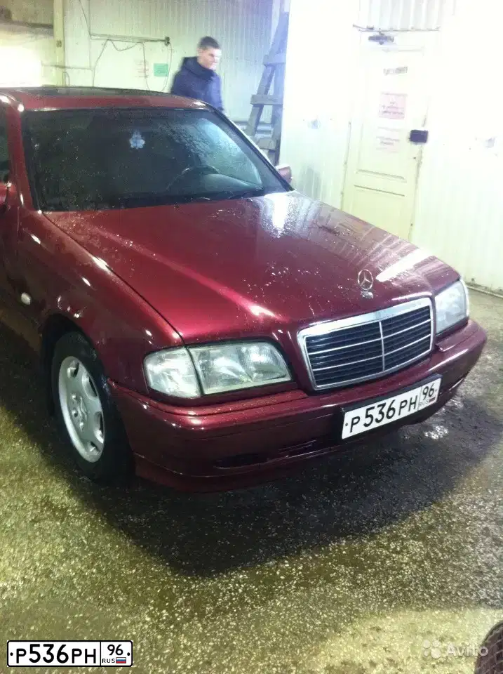 Фото автомобиля MERCEDES C-KLASSE, 2000 — госномер Т230ТТ96. Цвет: КРАСНЫЙ