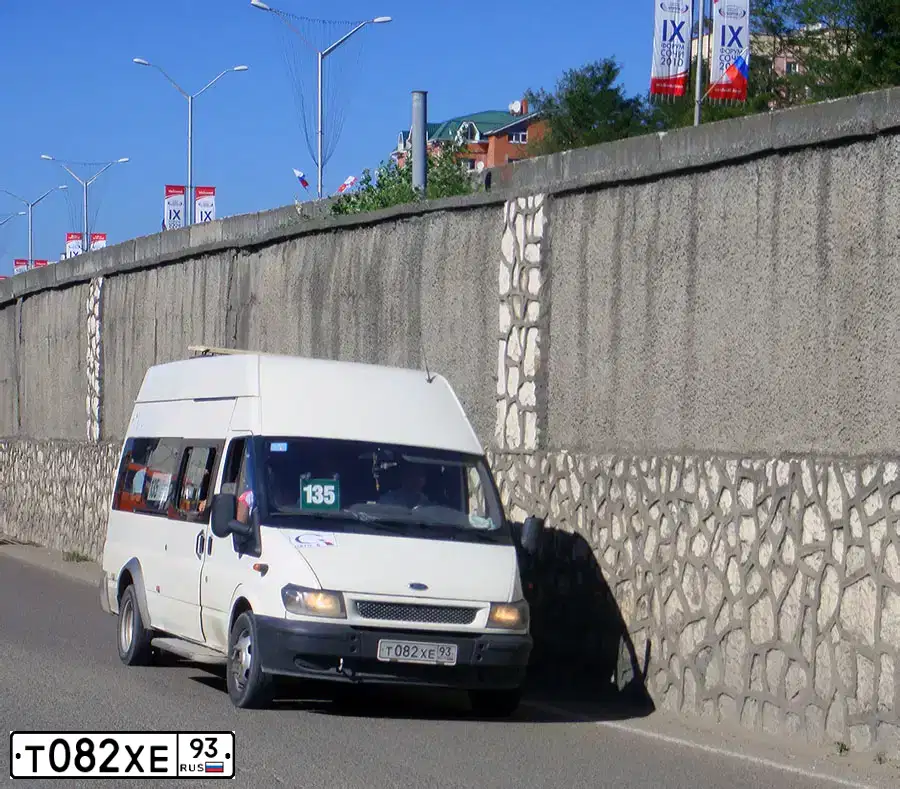 Фото автомобиля FORD TRANSIT, 2005 — госномер В638МА93. Цвет: Белый
