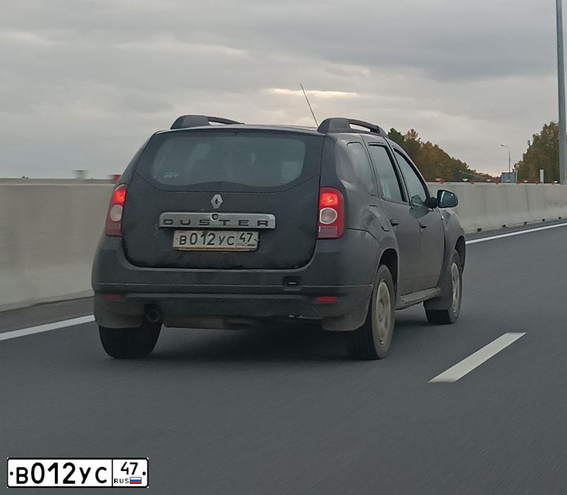 Фото автомобиля RENAULT DUSTER, 2015 — госномер В012УС47. Цвет: ЧЕРНЫЙ