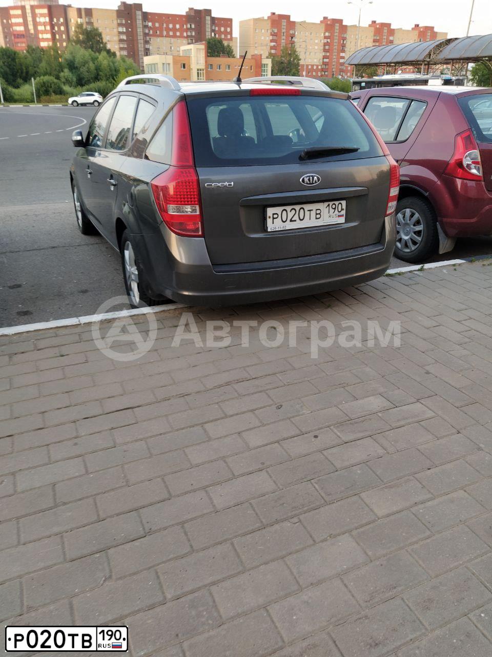 Фото автомобиля KIA CEE'D, 2012 — госномер У804НМ152. Цвет: Серый