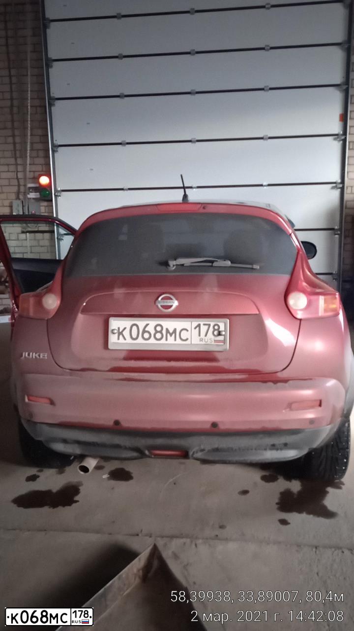 Фото автомобиля NISSAN JUKE, 2011 — госномер М252НВ35. Цвет: КРАСНЫЙ