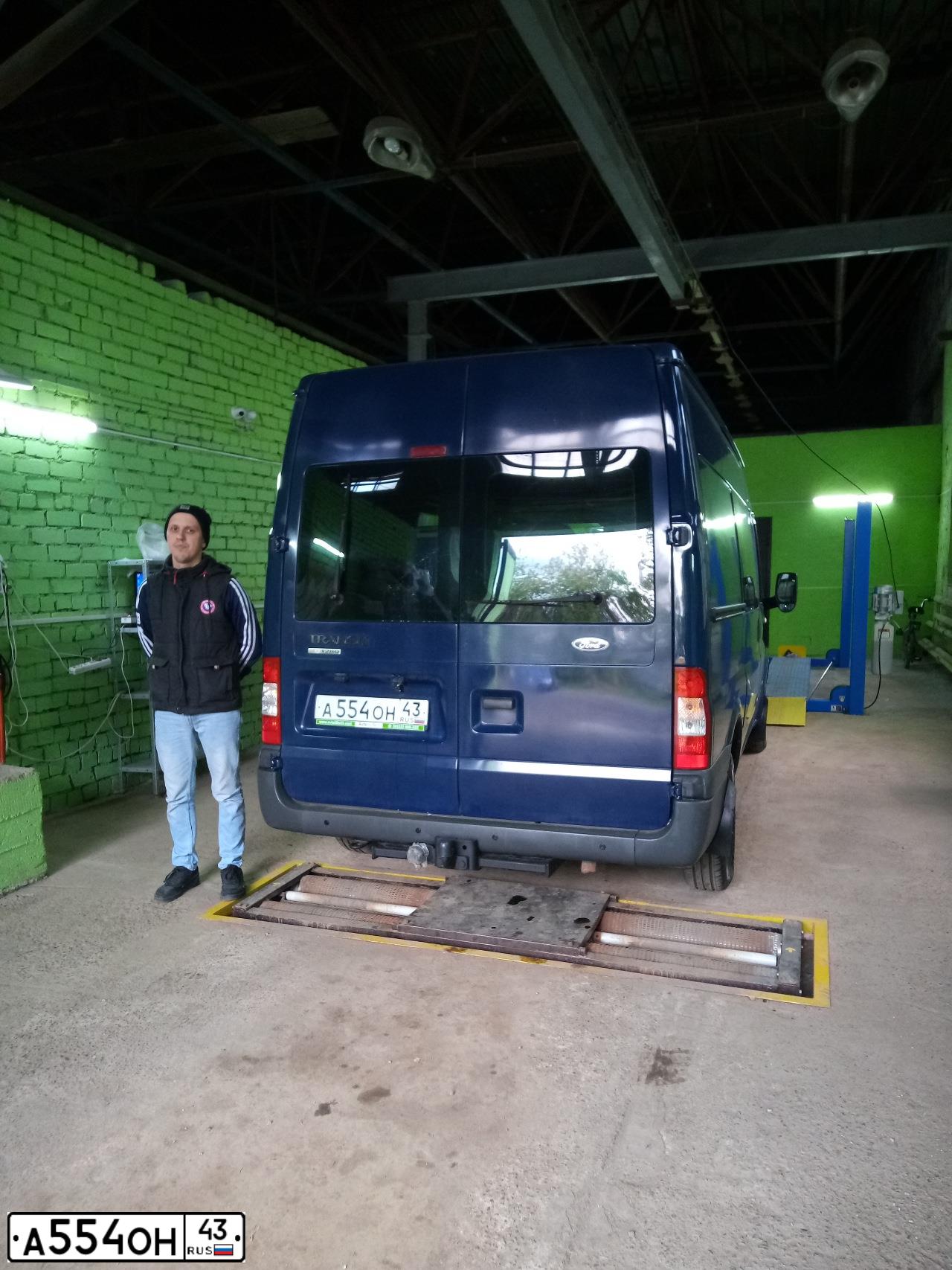Фото автомобиля FORD TRANSIT, 2008 — госномер У375ЕВ44