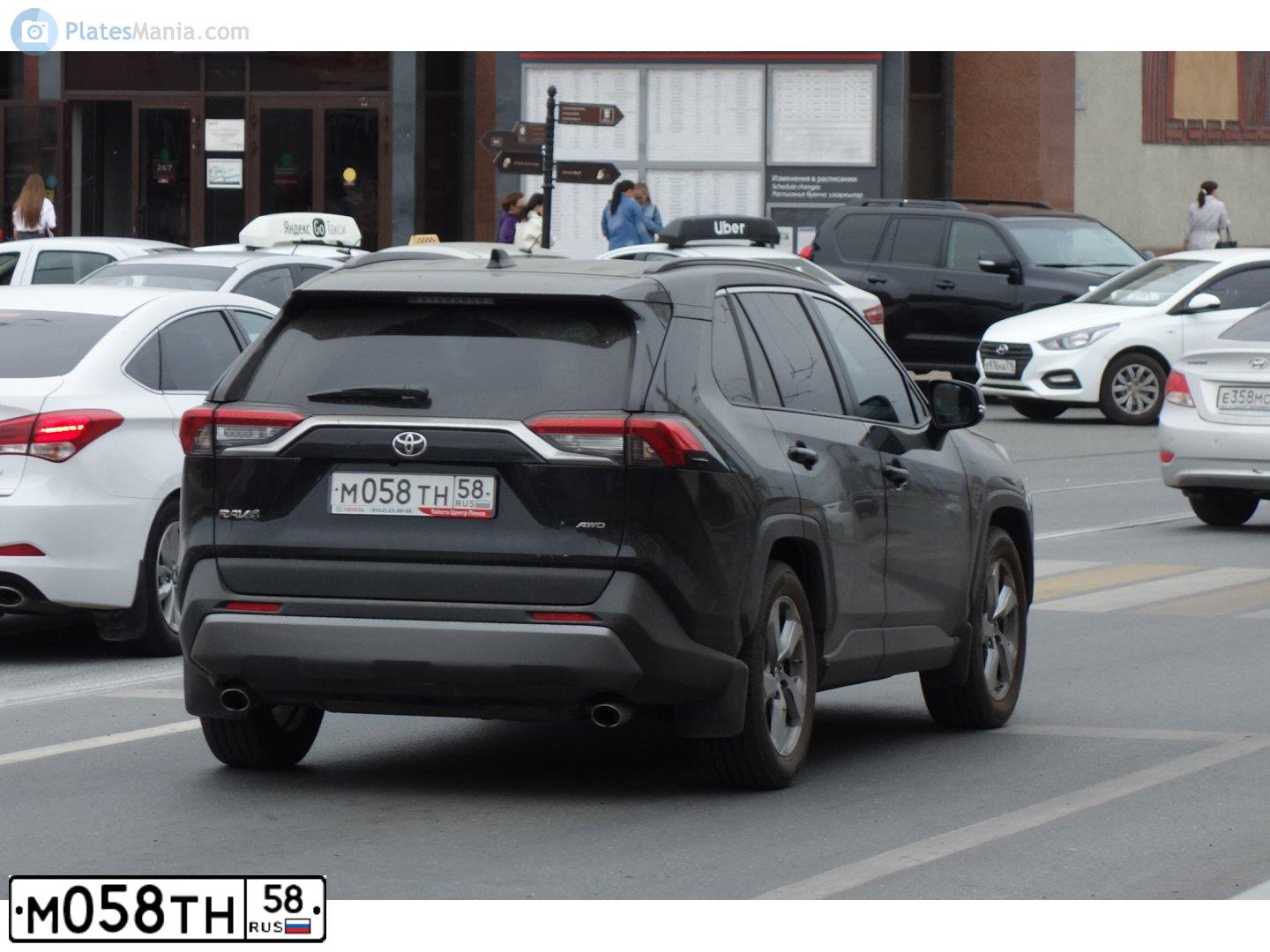 Фото автомобиля MITSUBISHI  OUTLANDER 2.4, 2012 — госномер Р128УМ154. Цвет: СЕРЫЙ