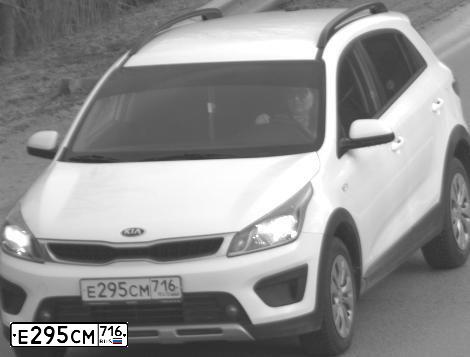 Фото автомобиля KIA RIO, 2019 — госномер Е295СМ716. Цвет: Белый