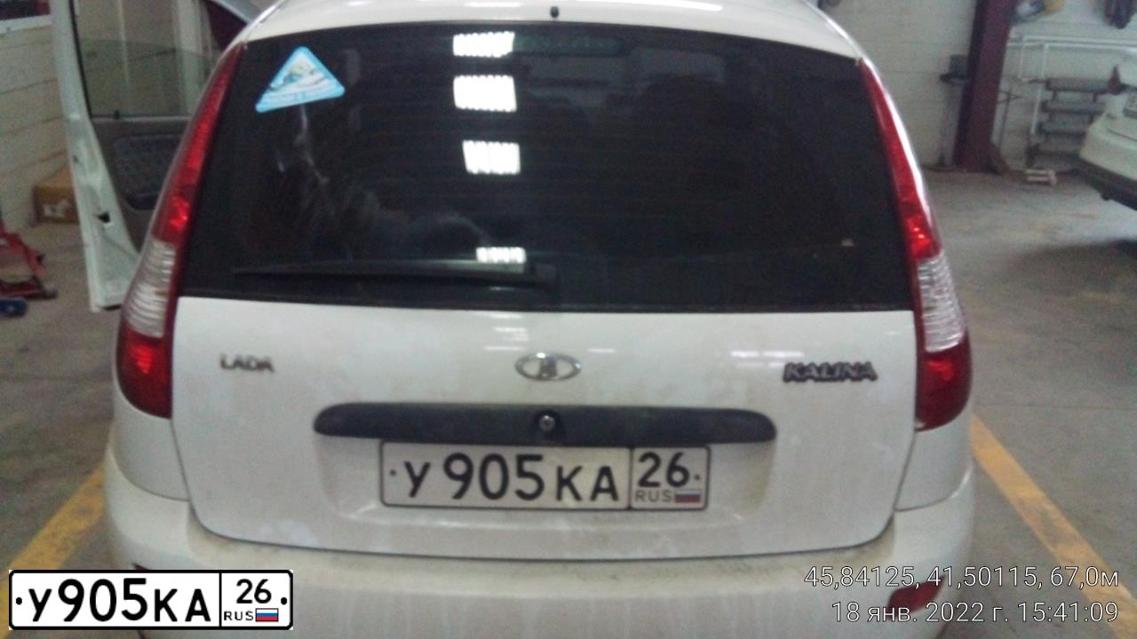 Фото автомобиля LADA 1119 KALINA, 2010 — госномер У905КА26. Цвет: Белый