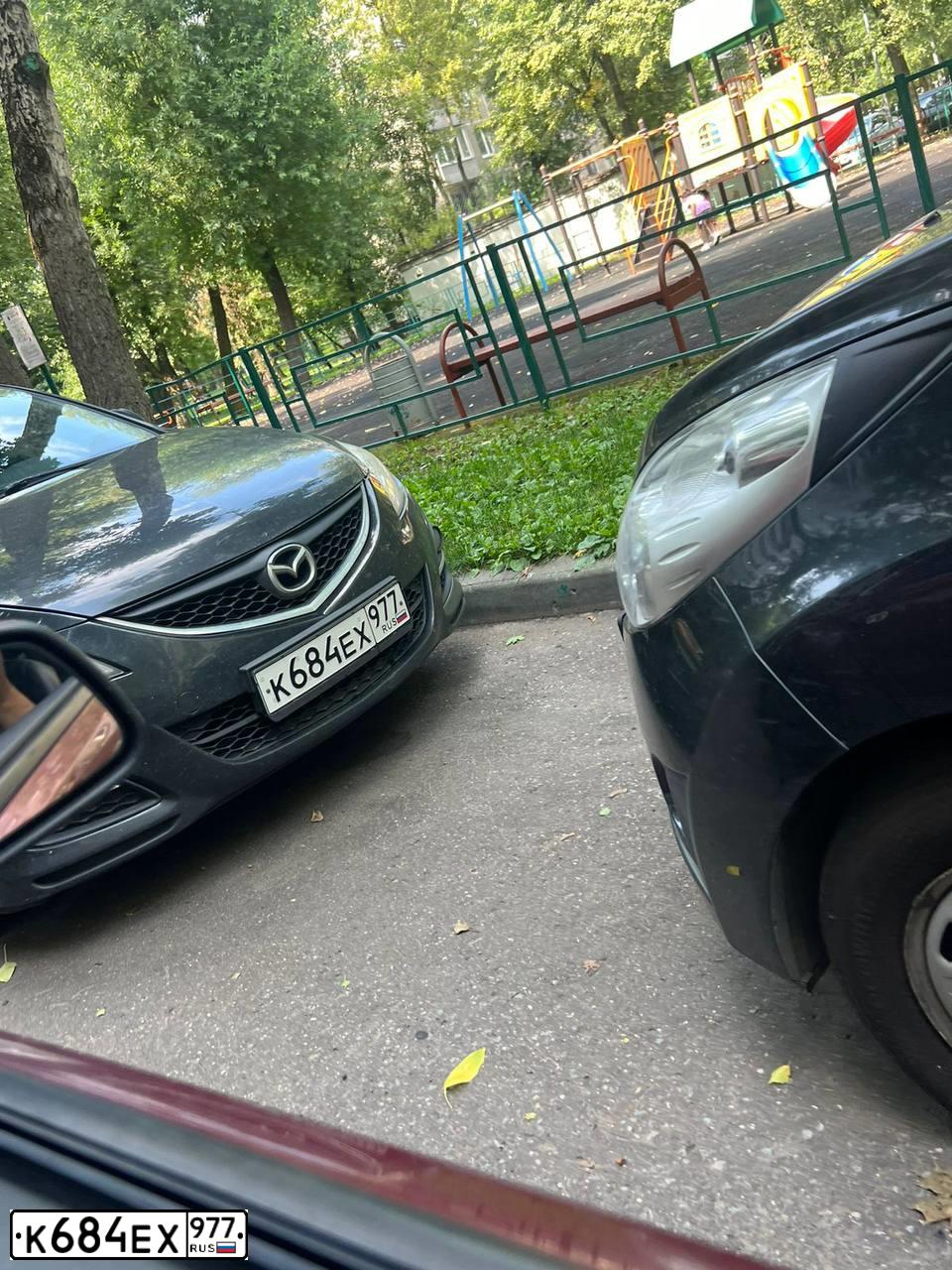 Фото автомобиля MAZDA 6, 2011 — госномер К684ЕХ977. Цвет: ЧЕРНЫЙ
