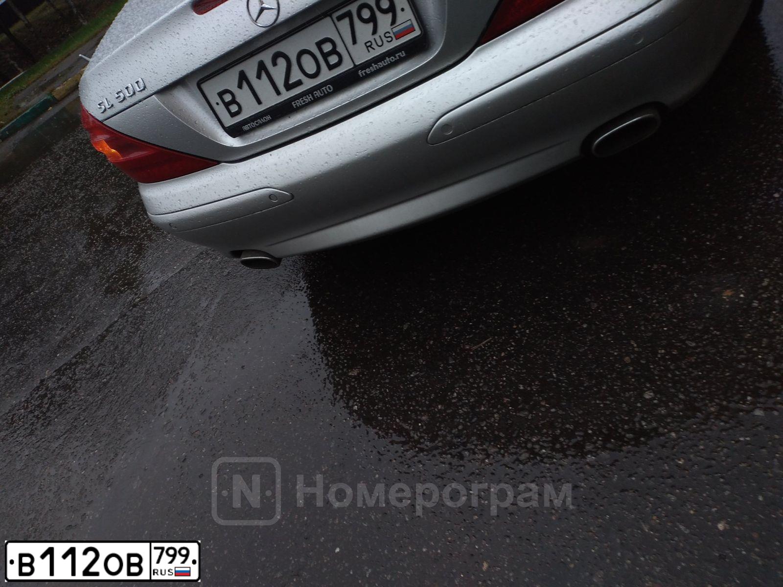 Фото автомобиля MERCEDES SL-KLASSE, 2002 — госномер М802ММ90. Цвет: БЕЛЫЙ (СЕРЕБРИСТЫЙ)