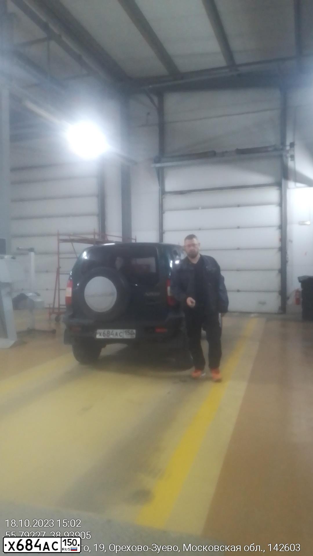 Фото автомобиля CHEVROLET NIVA, 2004 — госномер Н294ТЕ790. Цвет: ЗЕЛЕНЫЙ ТЕМНЫЙ