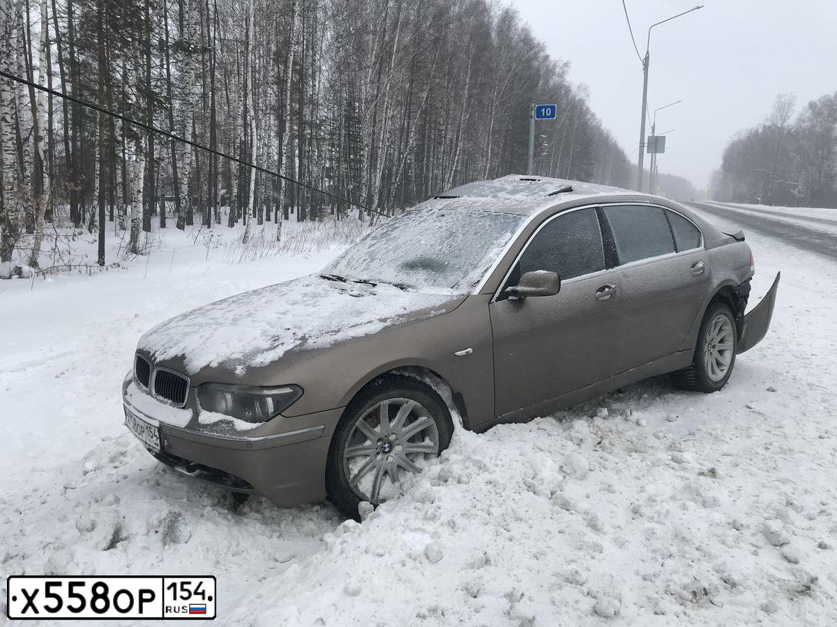 Фото автомобиля RENAULT SANDERO, 2013 — госномер Х558ОР154. Цвет: синий
