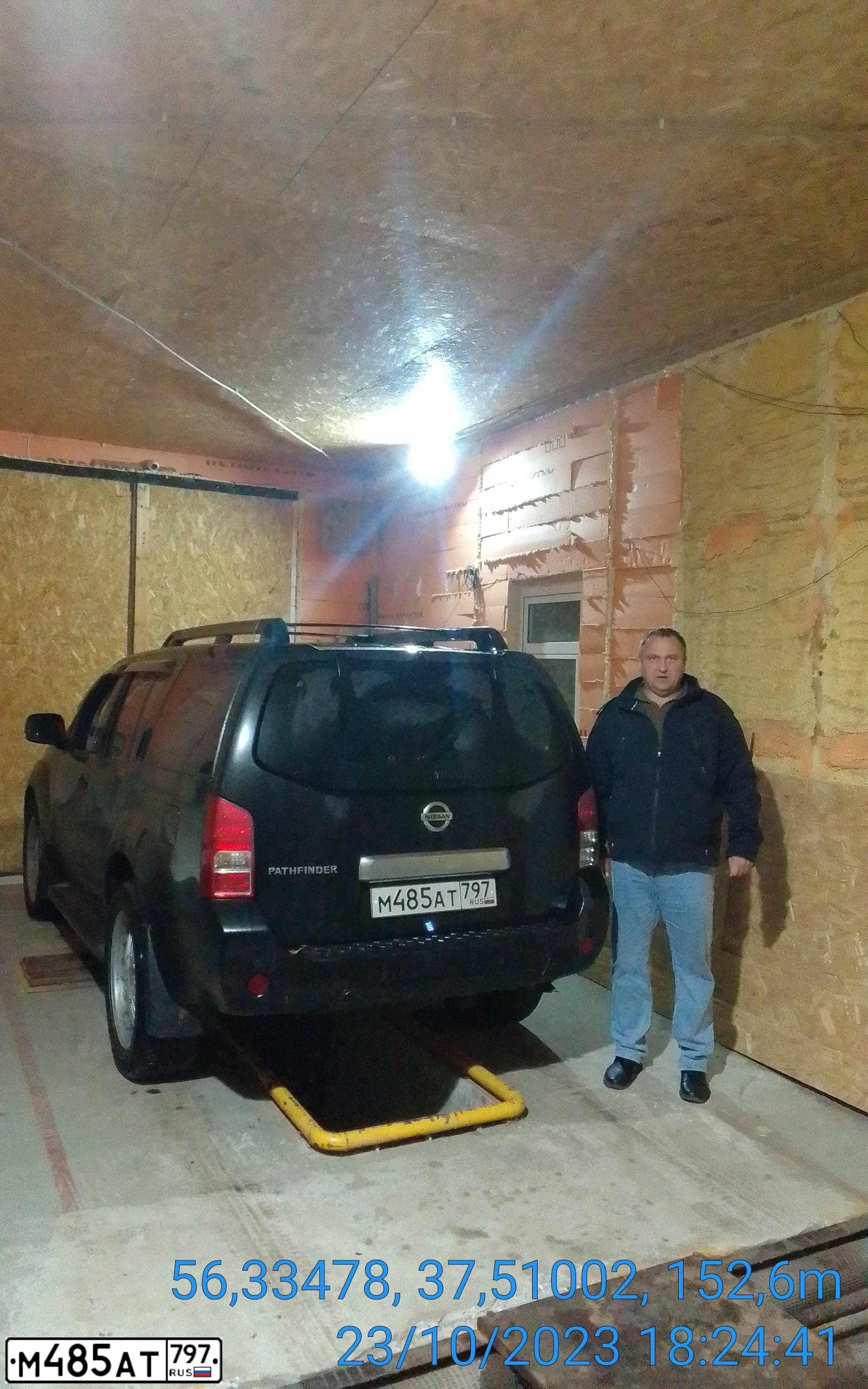 Фото автомобиля NISSAN PATHFINDER, 2010 — госномер М485АТ797. Цвет: ЧЕРНЫЙ