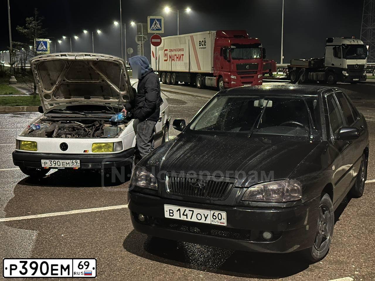 Фото автомобиля VOLKSWAGEN VОLКSWАGЕN РАSSАТ, 1988 — госномер Р390ЕМ69. Цвет: БЕЛЫЙ