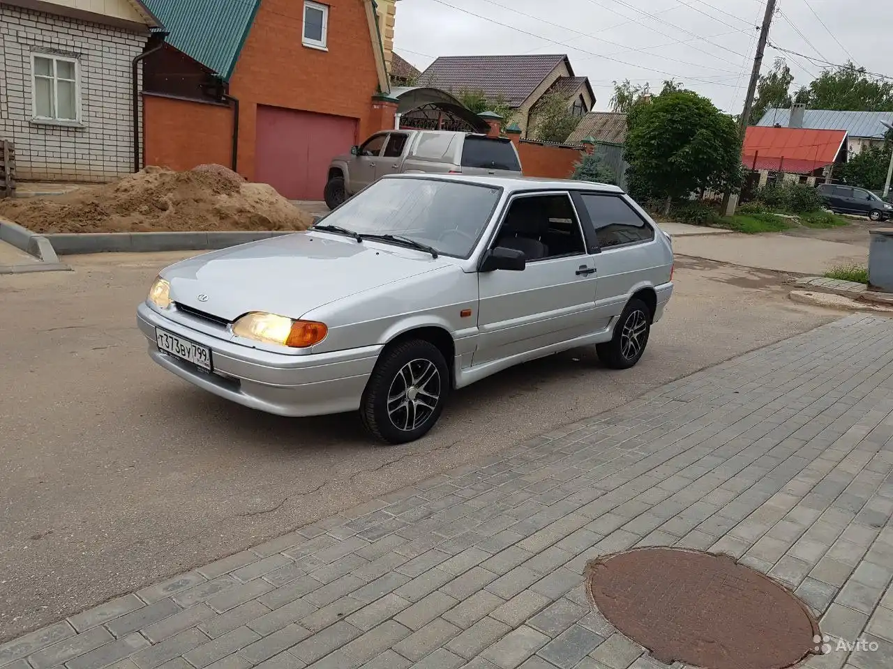 Фото автомобиля LADA 2113 SAMARA, 2008 — госномер К181КВ164. Цвет: СВЕТЛО-СЕРЕБРИСТЫЙ МЕТ.