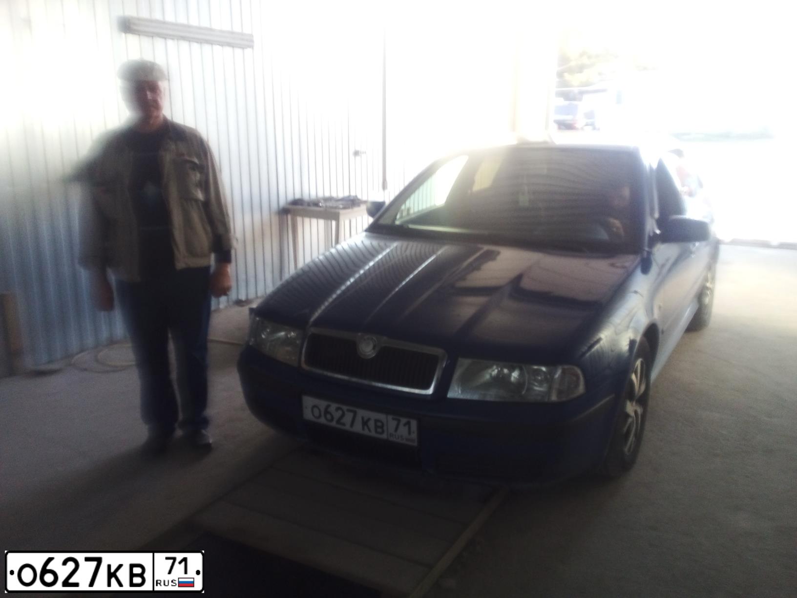 Фото автомобиля SKODA OCTAVIA, 2004 — госномер К424ВТ71. Цвет: СИНИЙ