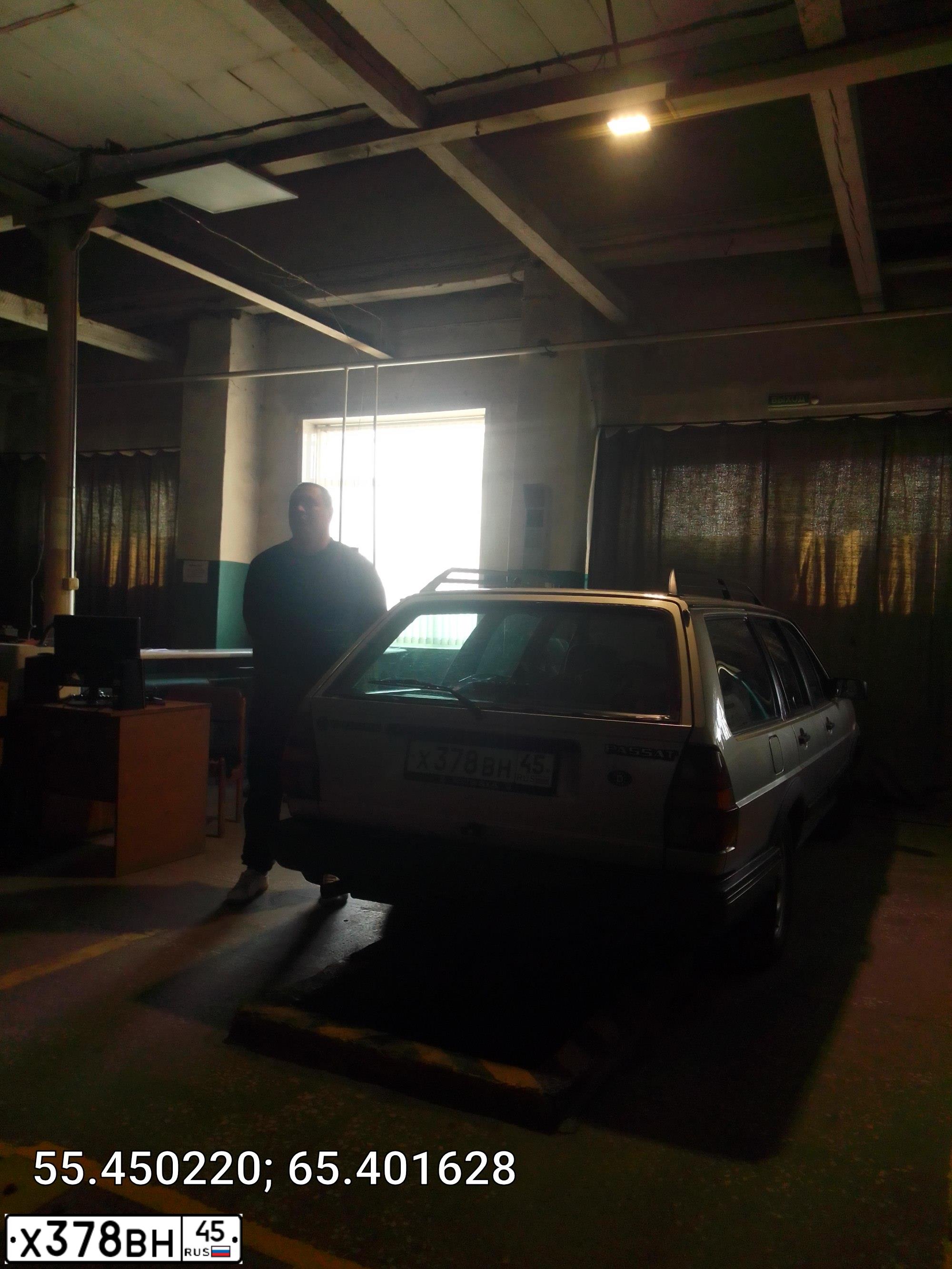Фото автомобиля VOLKSWAGEN PASSAT, 1985 — госномер Х378ВН45. Цвет: СЕРЫЙ МЕТАЛЛИК