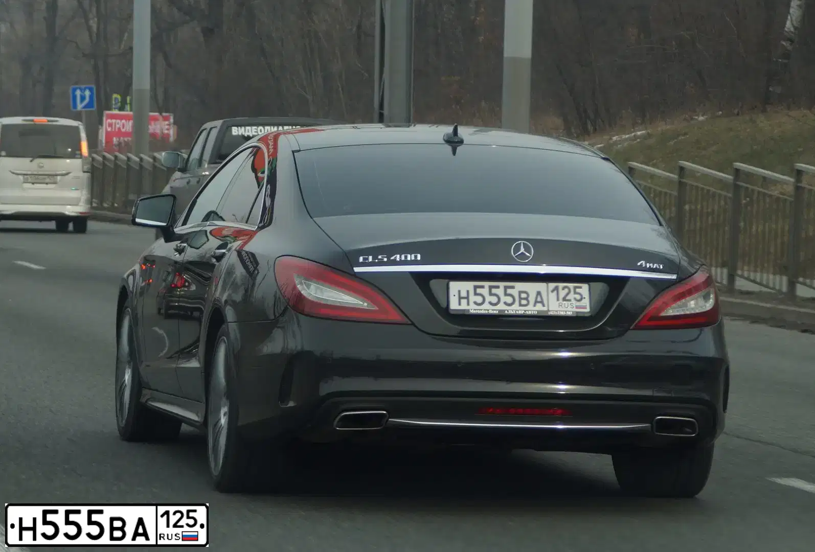 Фото автомобиля MERCEDES CLS-KLASSE, 2015 — госномер Н555ВА125. Цвет: ЧЕРНЫЙ