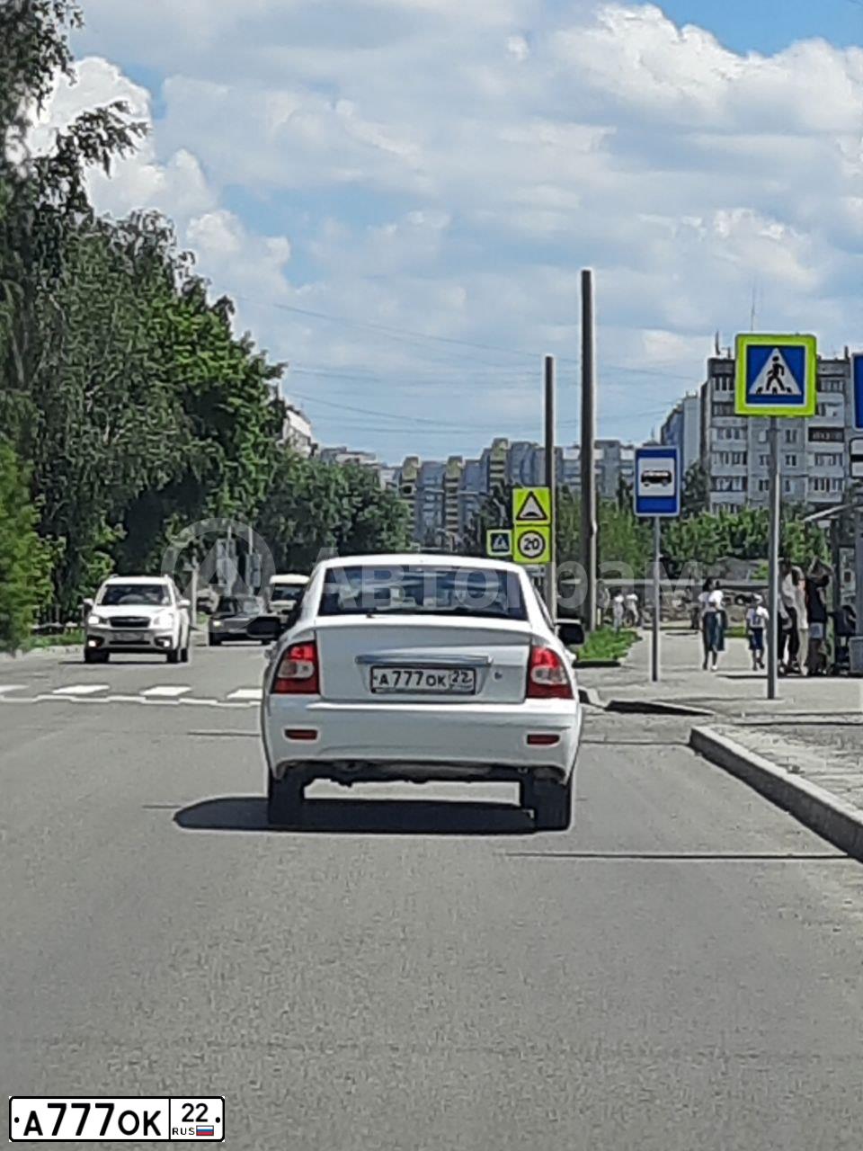 Фото автомобиля LADA 2172 PRIORA, 2008 — госномер Х166УС54. Цвет: БЕЛЫЙ