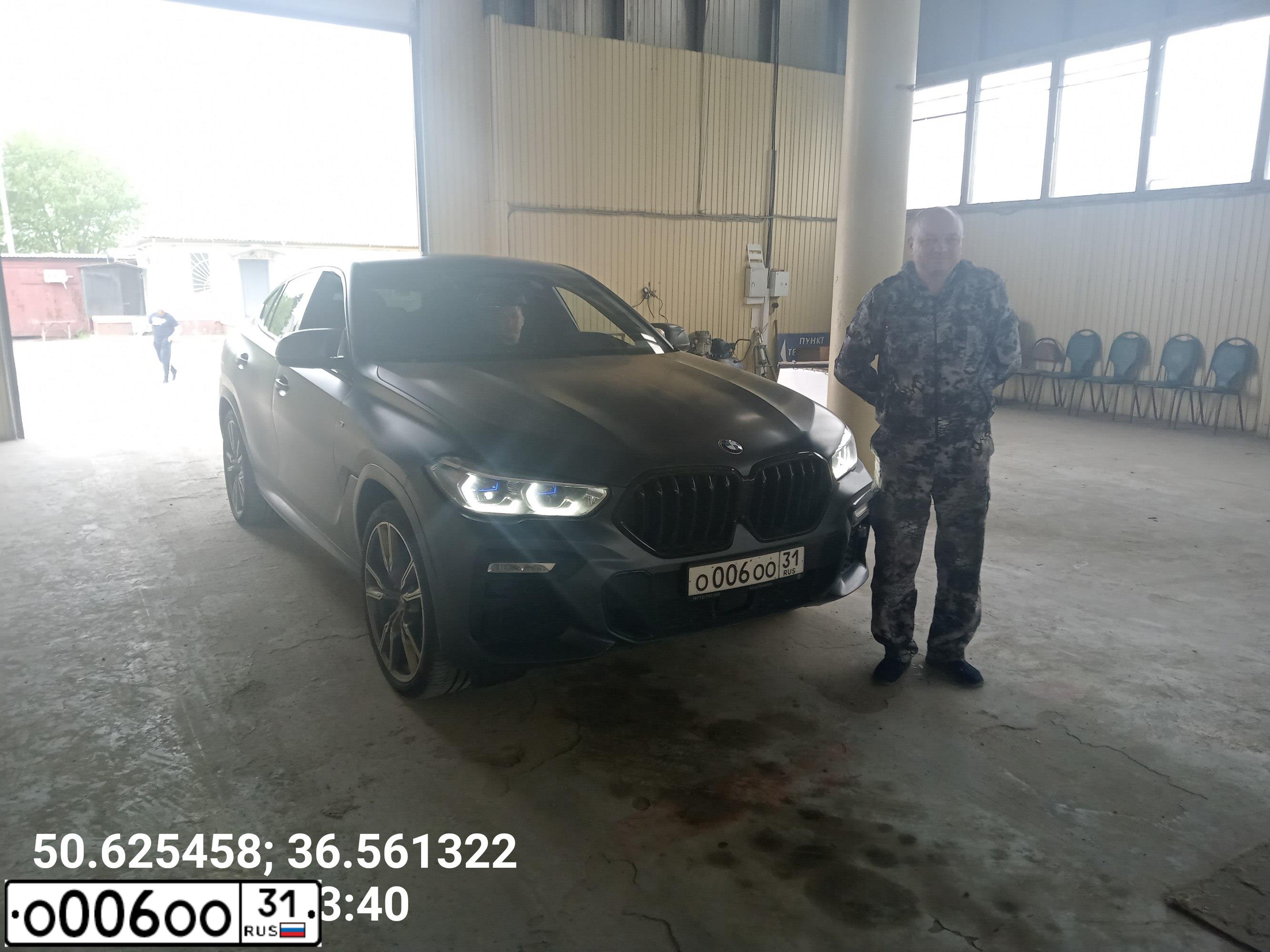 Фото автомобиля LADA 2107, 2010 — госномер О006ОО31. Цвет: СИНЕ-ЧЕРНЫЙ