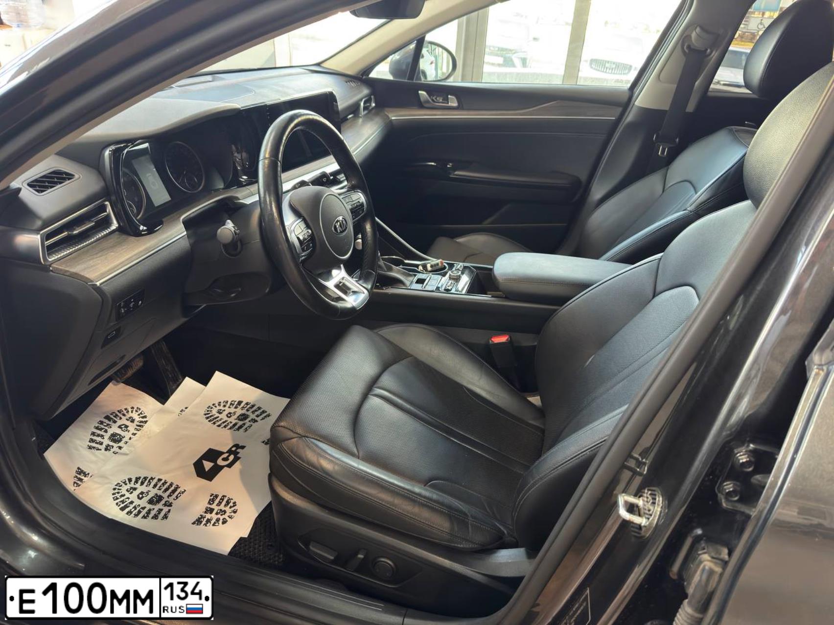 Фото автомобиля AUDI A6, 1999 — госномер Е100ММ134. Цвет: Серебристый