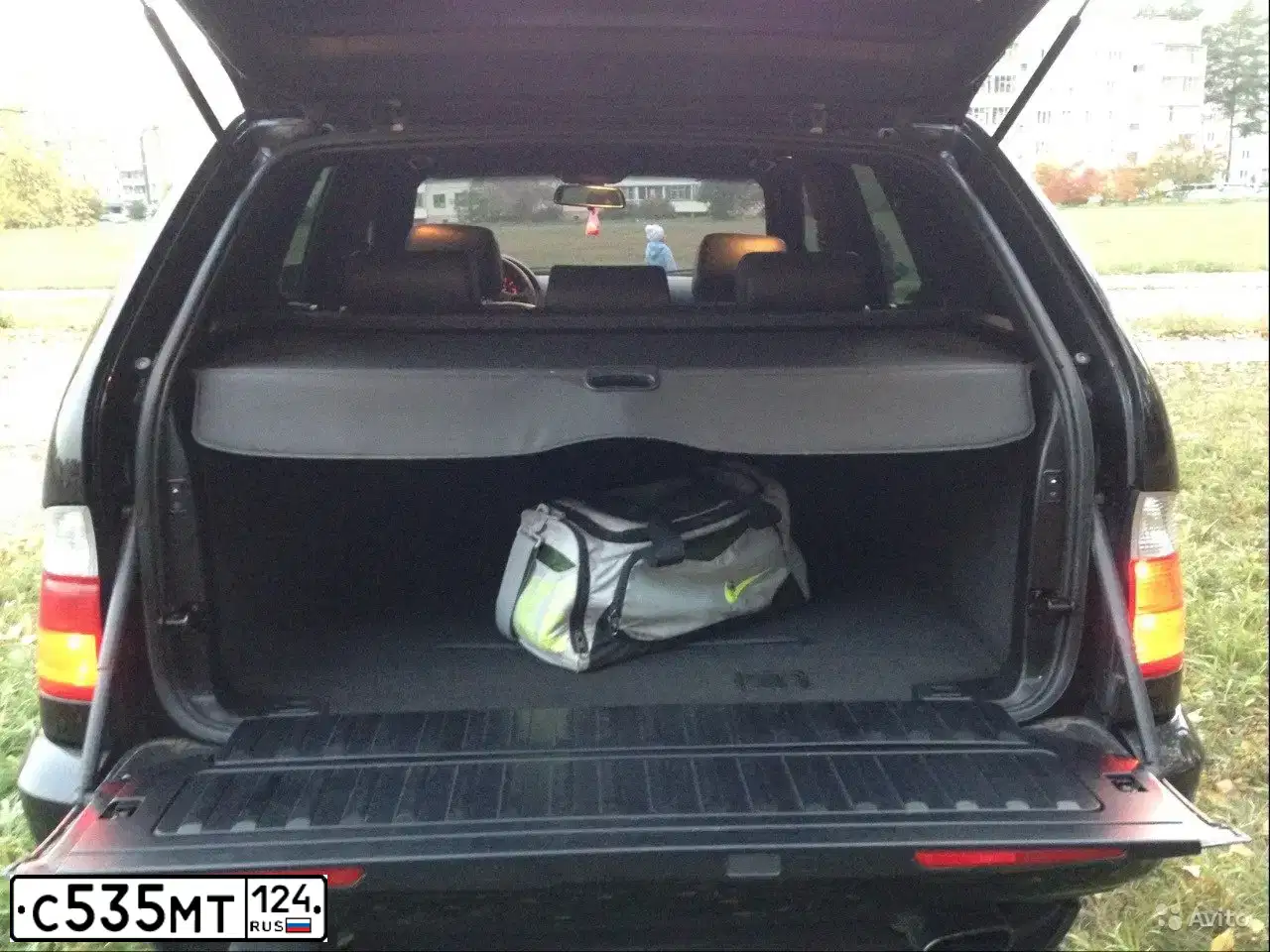 Фото автомобиля BMW X5, 2004 — госномер М758СХ124. Цвет: ЧЕРНЫЙ