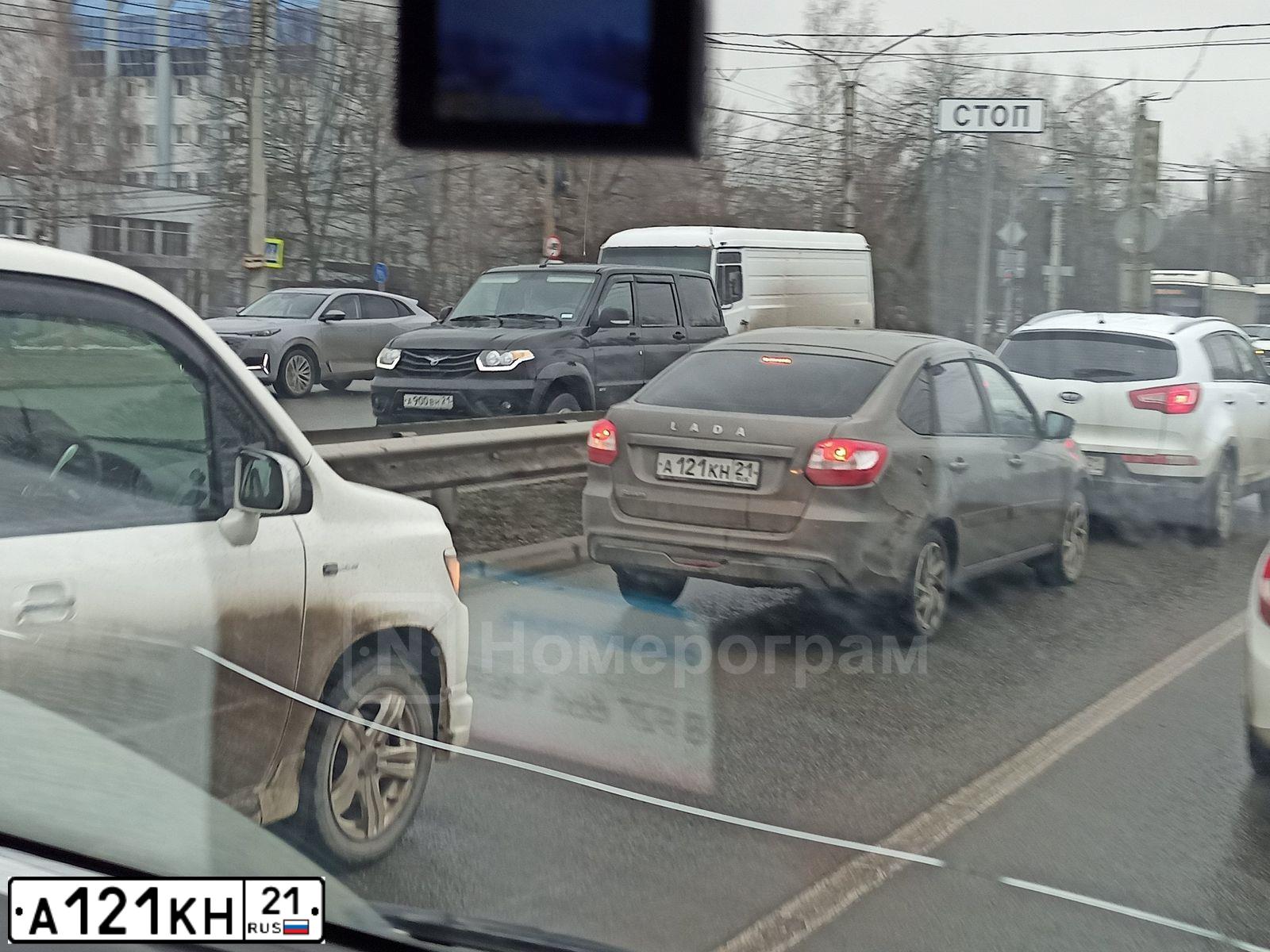 Фото автомобиля LADA 2107, 2005 — госномер А121КН21. Цвет: Темно-зеленый