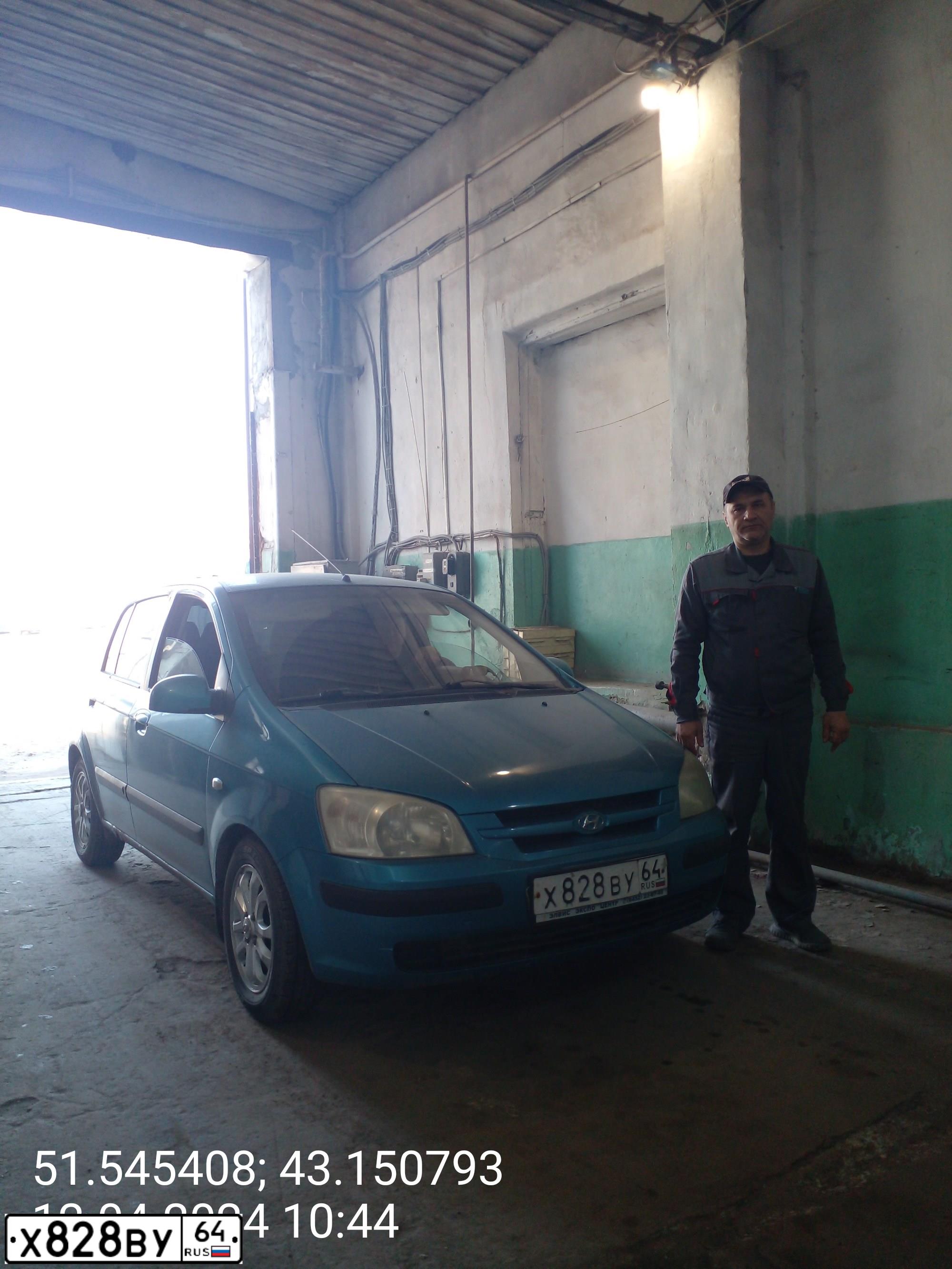 Фото автомобиля HYUNDAI GETZ, 2004 — госномер О015УТ64. Цвет: голубой