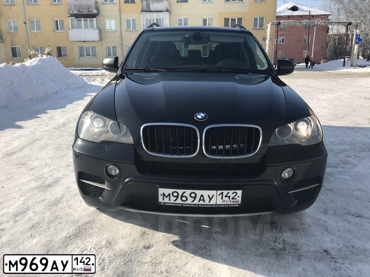 Фото автомобиля BMW X5, 2010 — госномер К817ОУ124. Цвет: ЧЕРНЫЙ