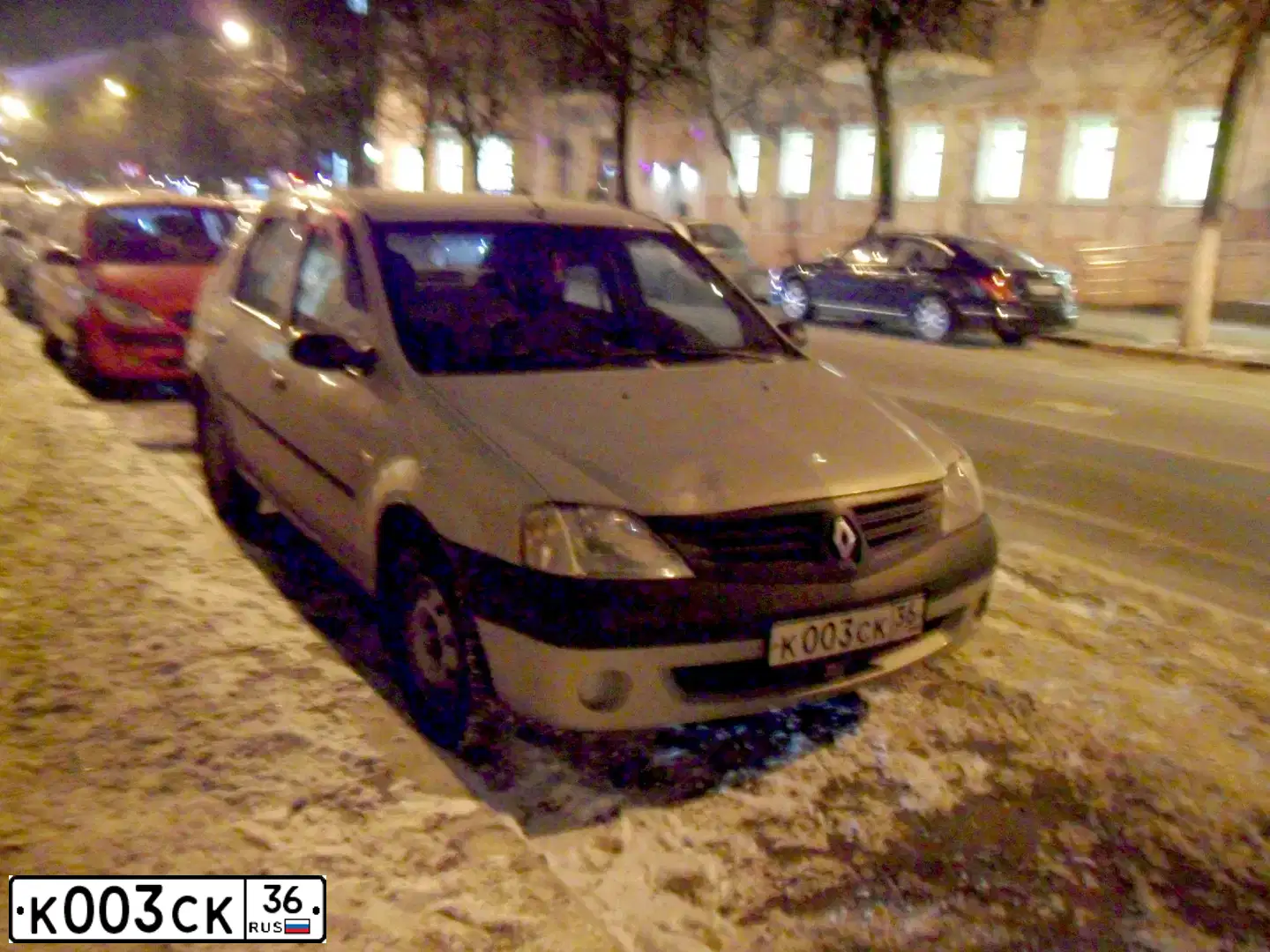 Фото автомобиля RENAULT LOGAN, 2006 — госномер К003СК36. Цвет: СЕРЫЙ