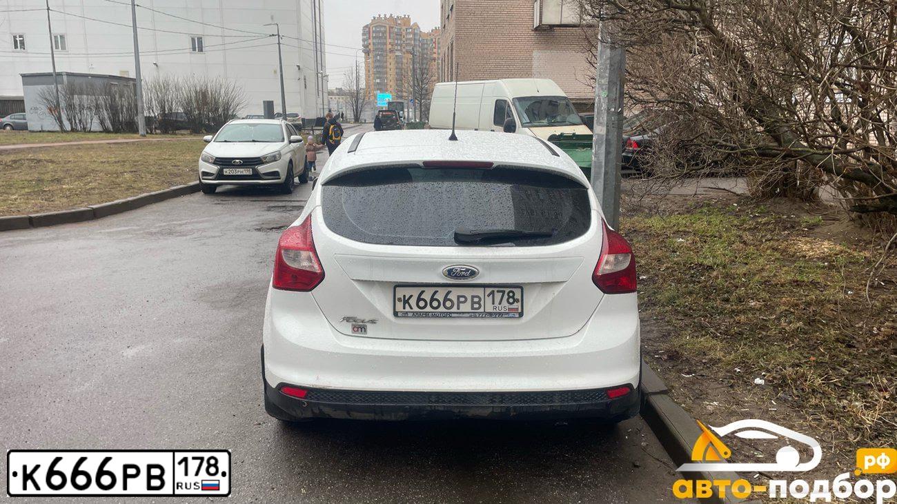 Фото автомобиля FORD FOCUS, 2011 — госномер К666РВ178. Цвет: Белый