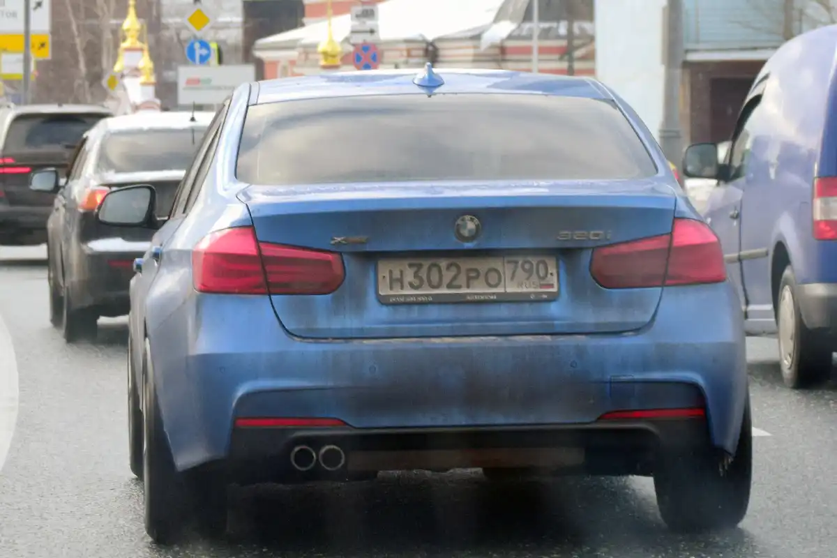 Фото автомобиля BMW 320I, 2017 — госномер У583МВ977