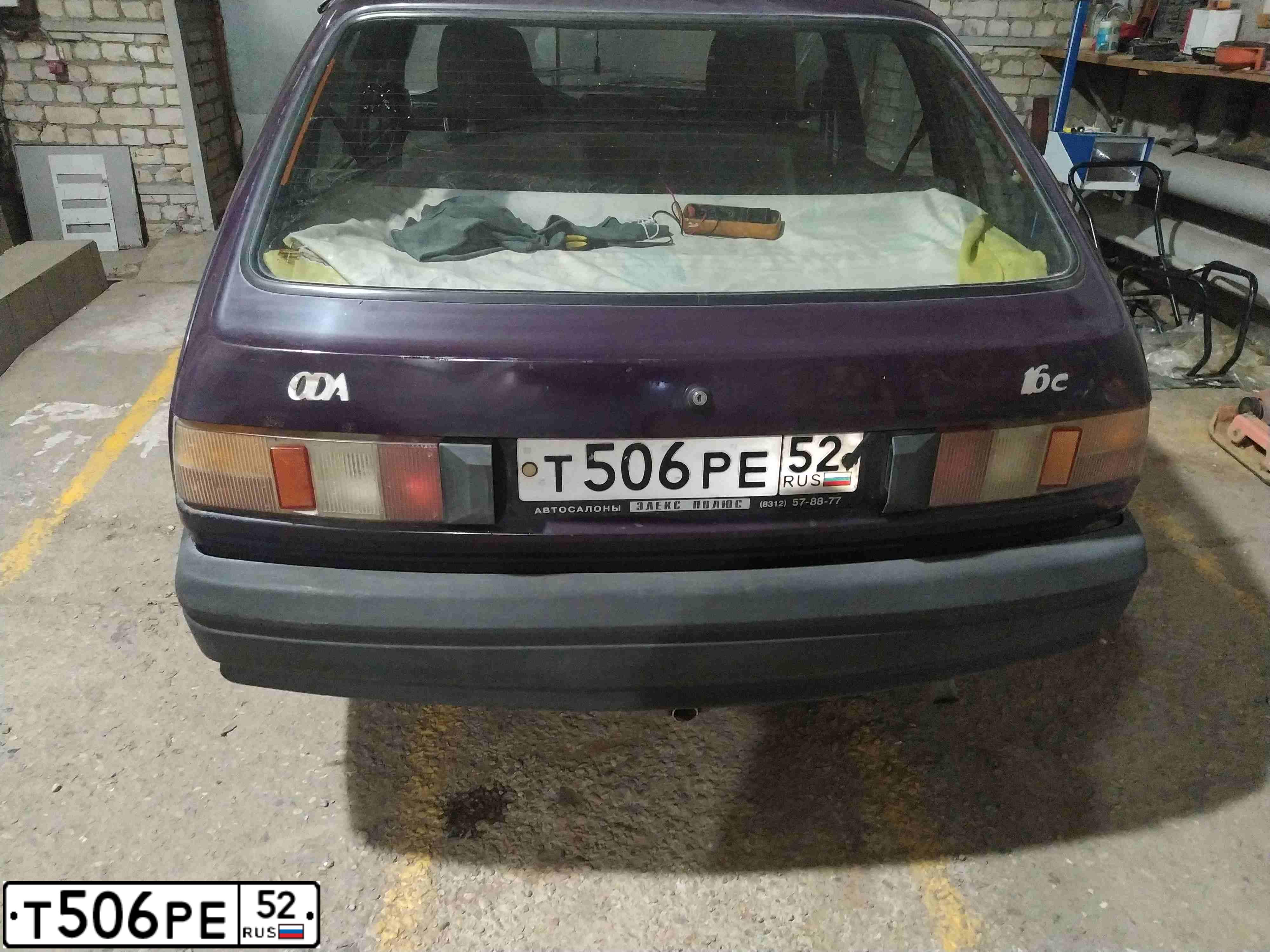 Фото автомобиля IZH 2126, 2004 — госномер Т506РЕ52. Цвет: ФИОЛЕТОВЫЙ