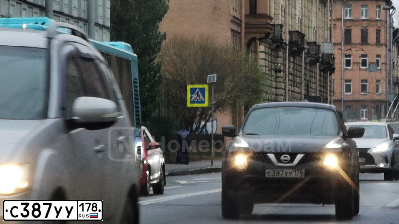 Фото автомобиля NISSAN JUKE, 2014 — госномер С387УУ178. Цвет: ЧЕРНЫЙ