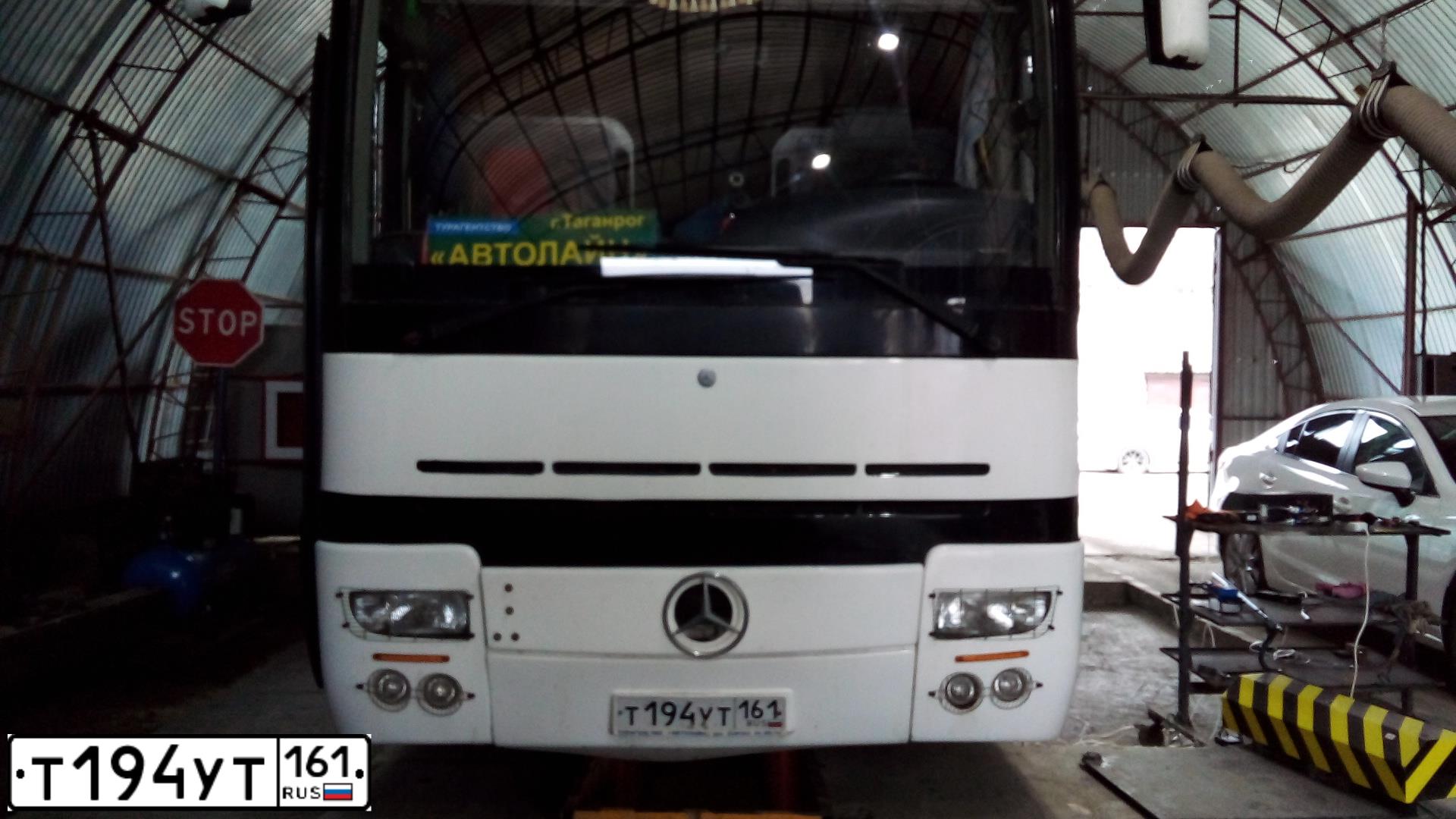 Фото автомобиля MERCEDES O 350 TOURISMO, 2003 — госномер Т194УТ161. Цвет: Белый