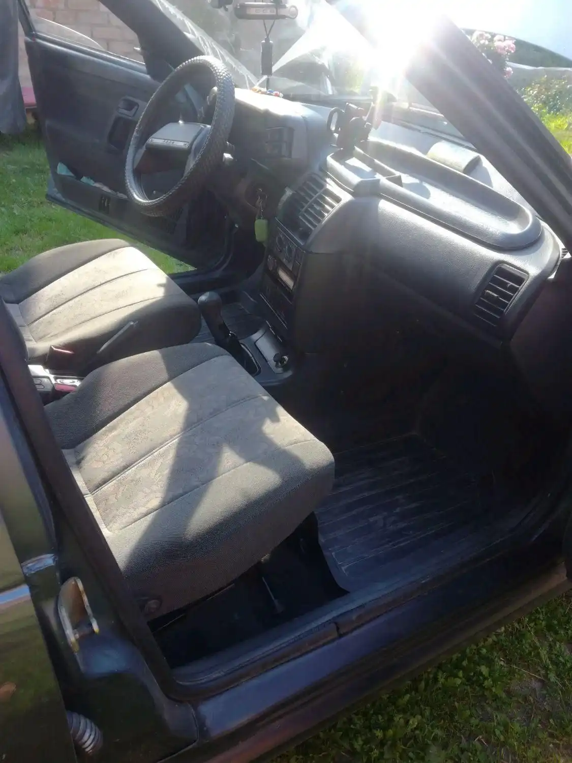 Фото автомобиля LADA 2110 LADA, 2001 — госномер У971МЕ152. Цвет: СЕРО-СИНИЙ